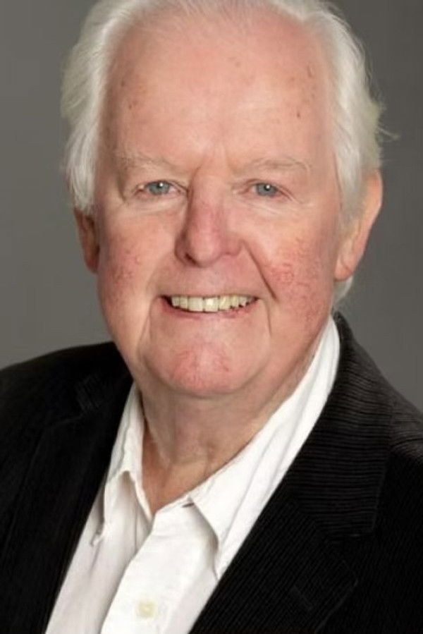 Des Nealon's headshot