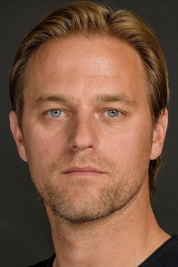 Timo Hildebrand's headshot
