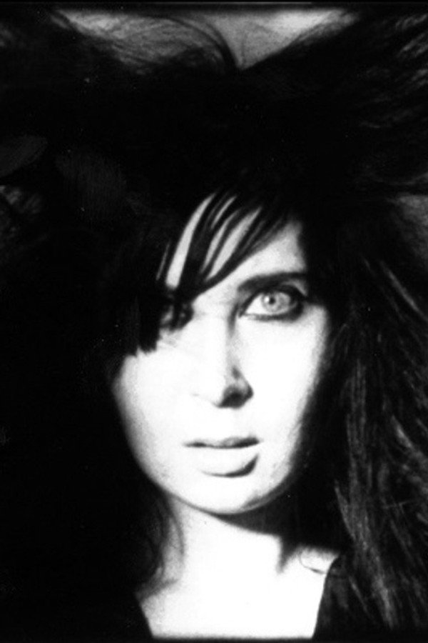 Beverly Grant's headshot