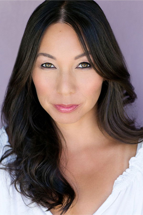 Elaine Mani Lee's headshot
