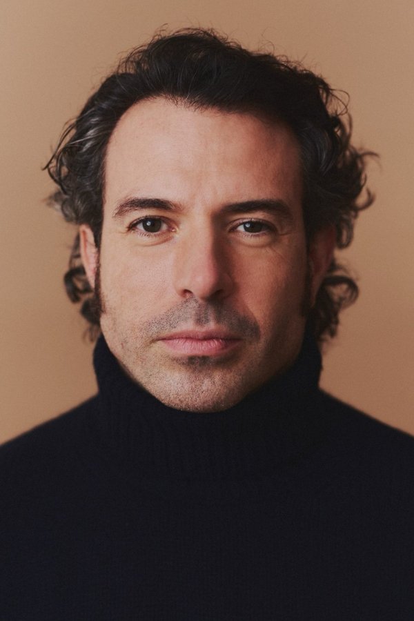 Tom Cullen's headshot