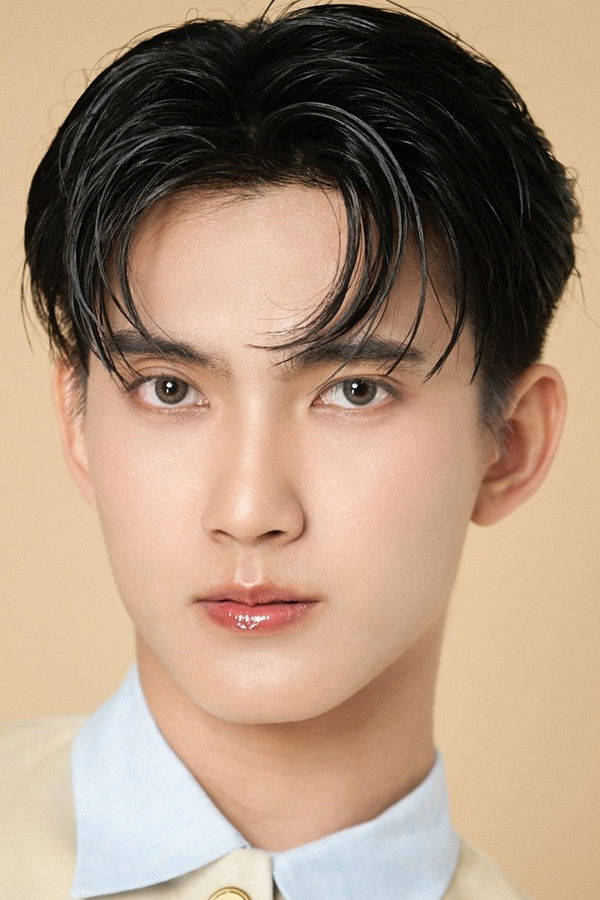 Chalongrat Nobsamrong's headshot