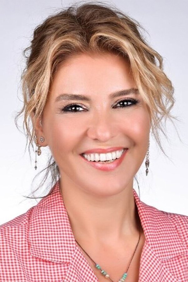 Gülben Ergen's headshot