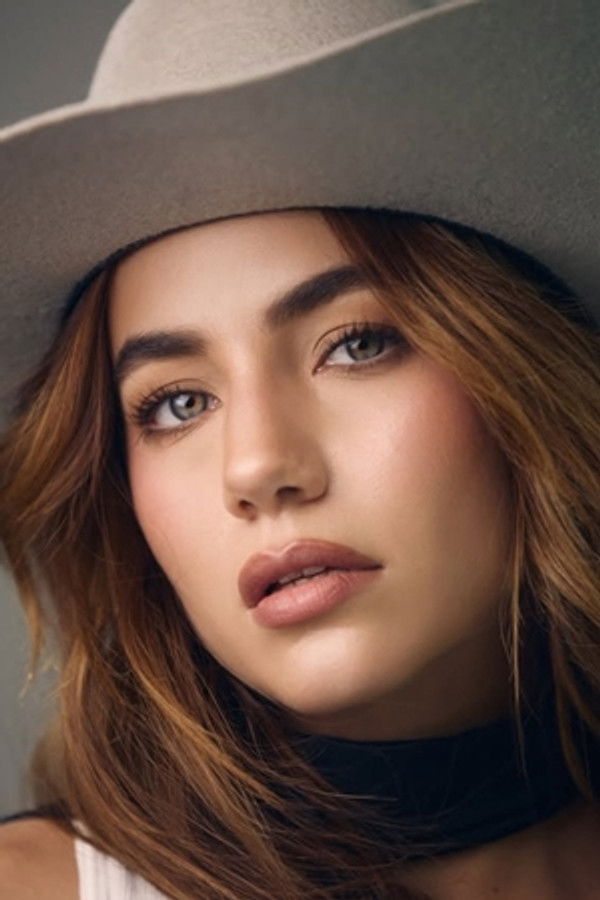 Ela Velden's headshot