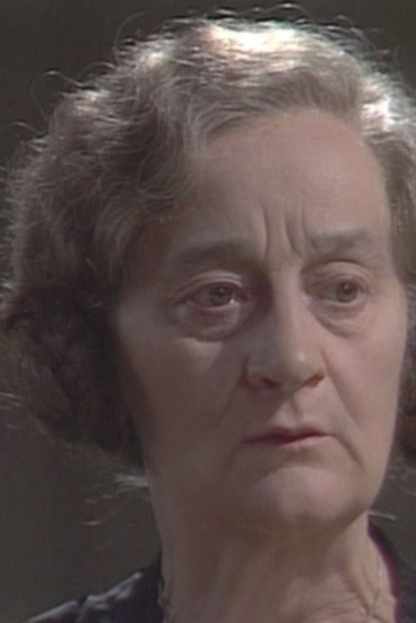 Liz Smith's headshot