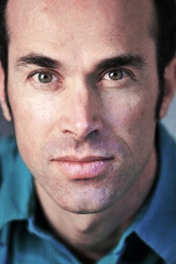 Yannick Vallençant's headshot