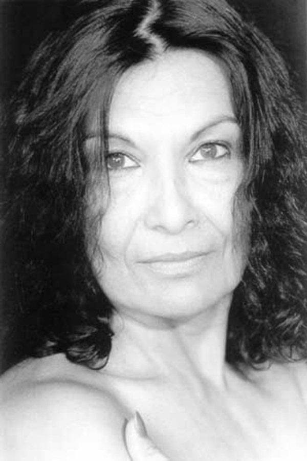 Olga Manzano's headshot