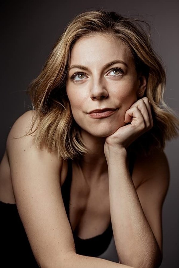 Kirsten Scott's headshot