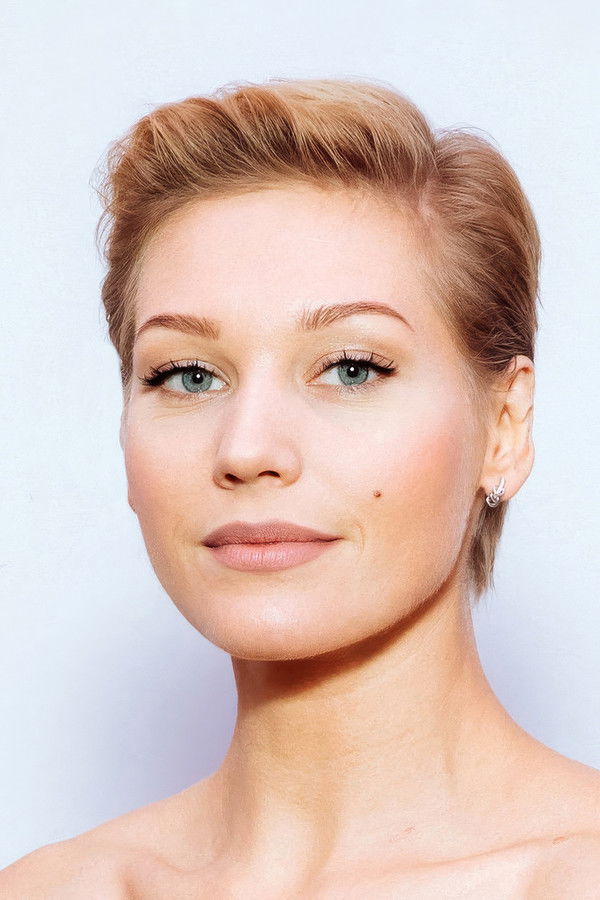 Kristina Asmus's headshot