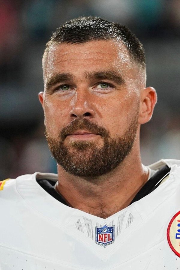 Travis Kelce's headshot