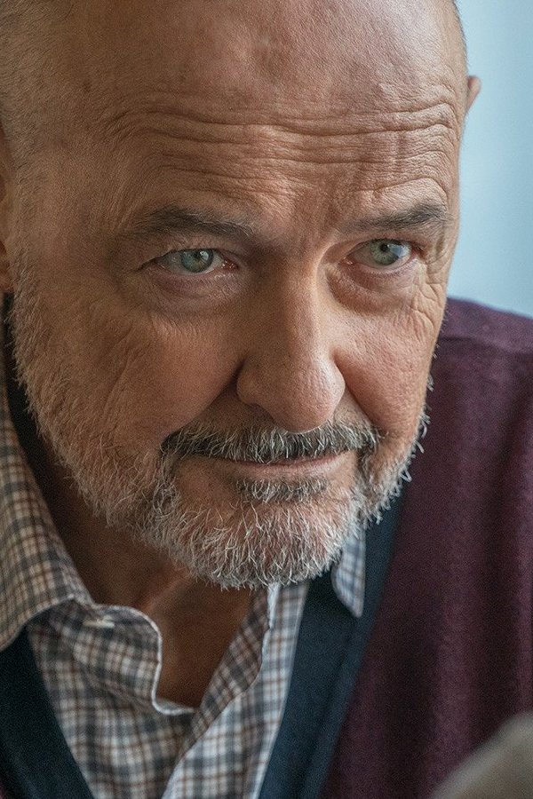 Patriot – S01E05 – Un uomo triste in abito