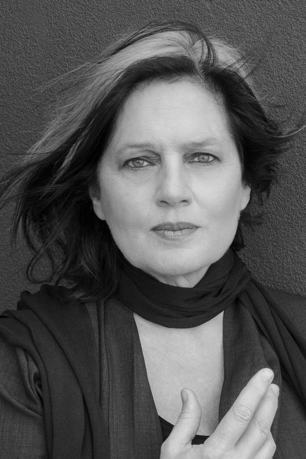 Julie McInnes's headshot