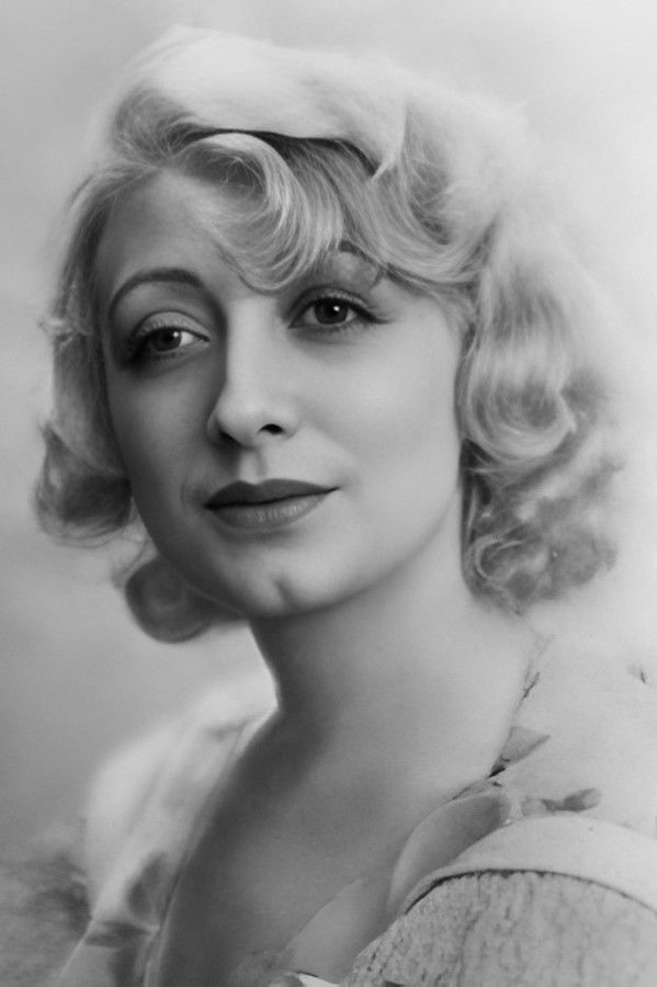 Suzy Prim's headshot