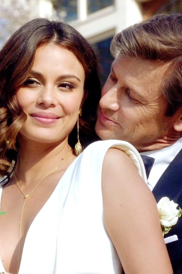 Dynasty – S01E01 – Episodio 1