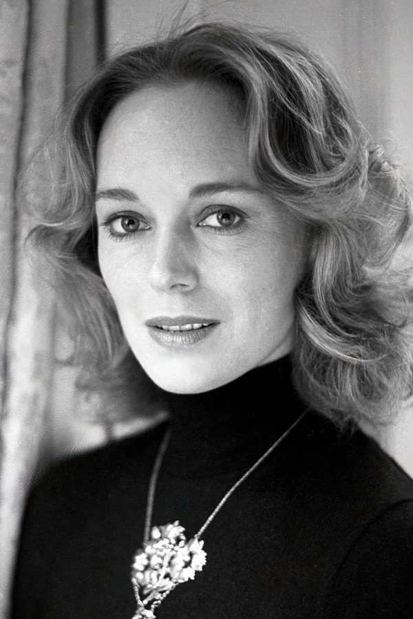 Catriona MacColl's headshot