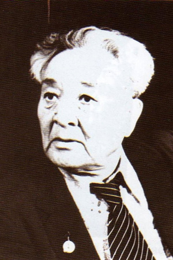 Sadykbek Dzhamanov's headshot