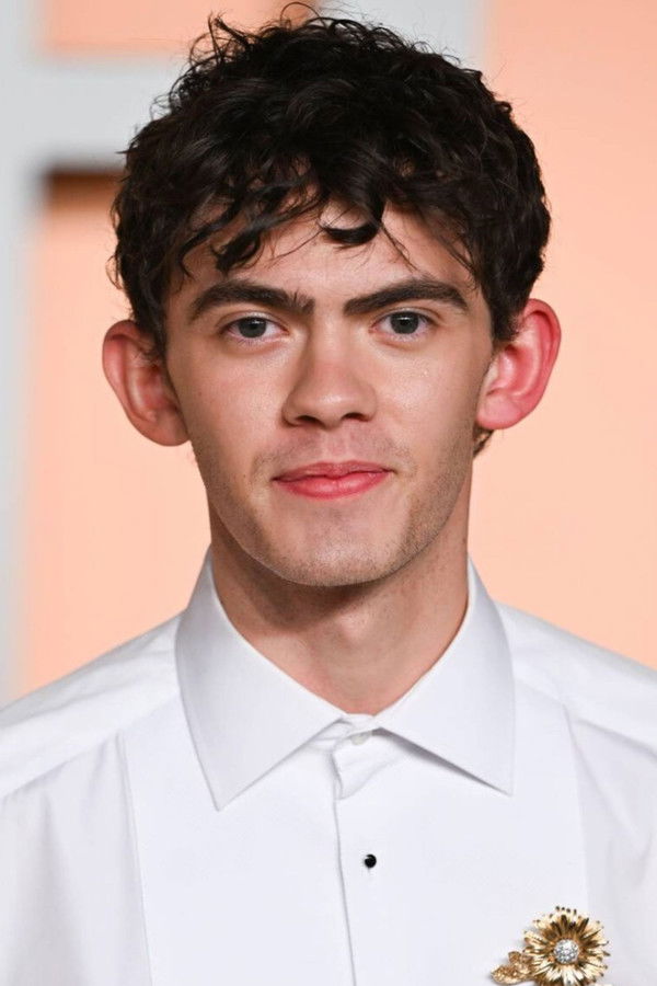 Joe Locke's headshot