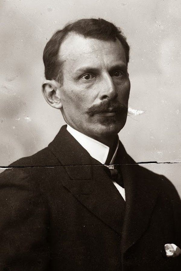 Rafael Uribe Uribe's headshot