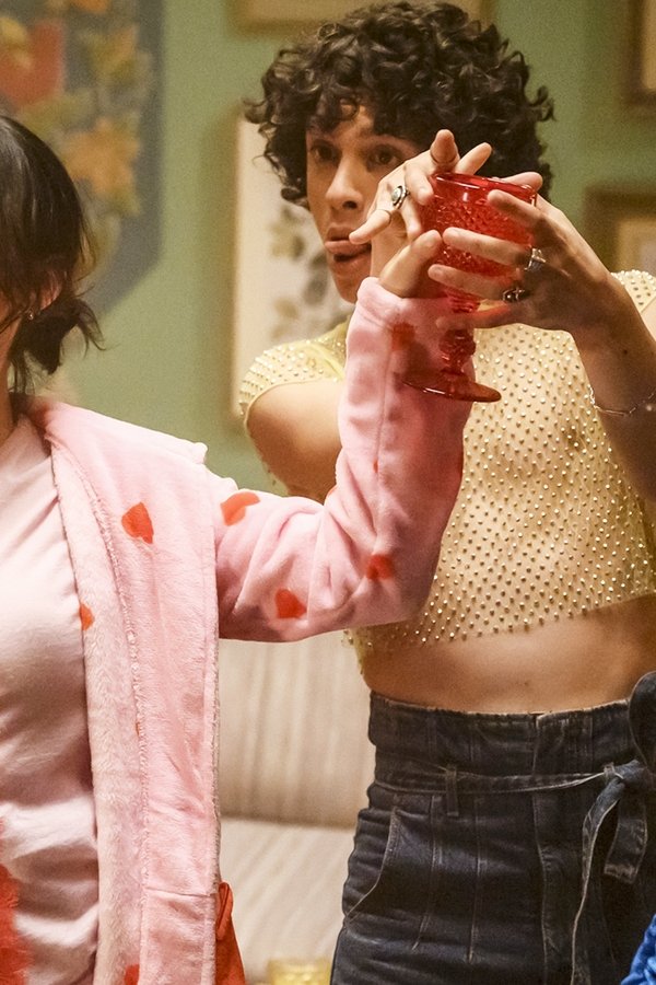 Katy Keene – S01E04 – Capitolo quattro: ecco che torna il sole