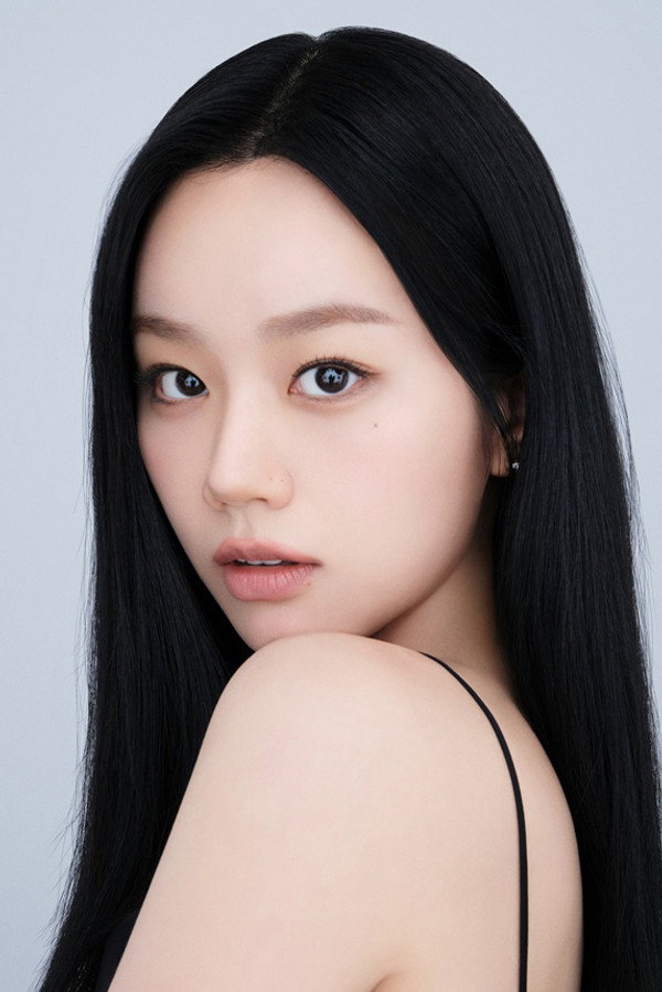 Lee Hye-ri's headshot