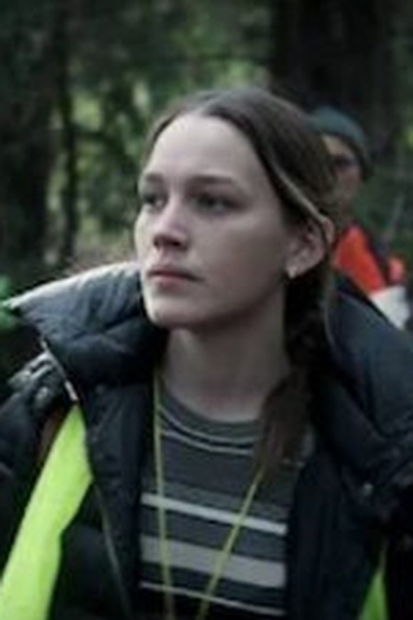 YOU – S03E04 – Catena umana a Madre Linda