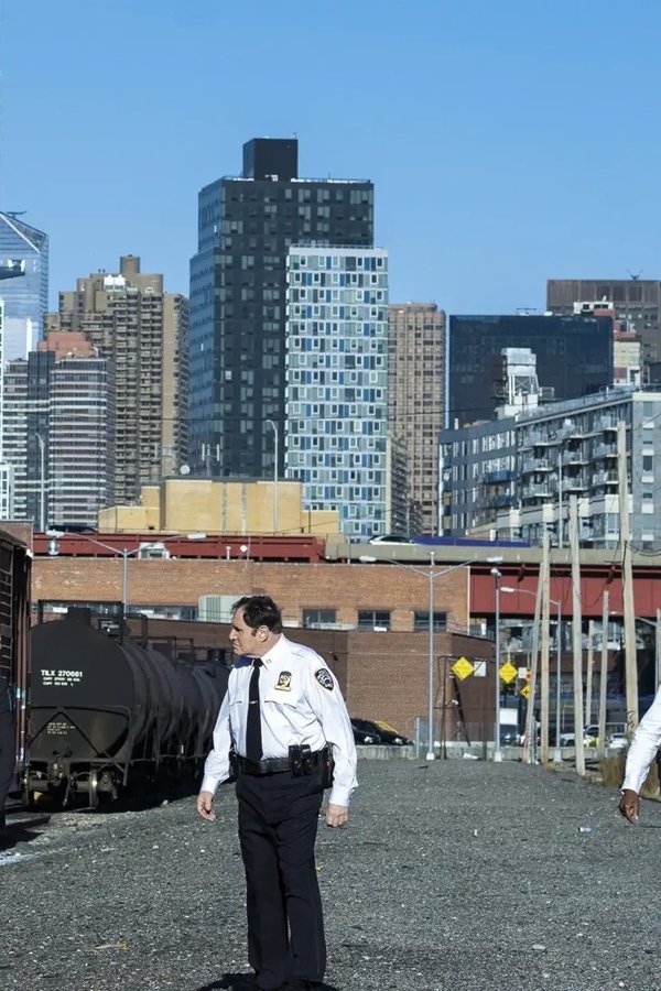 East New York – S01E06 – Episodio 6