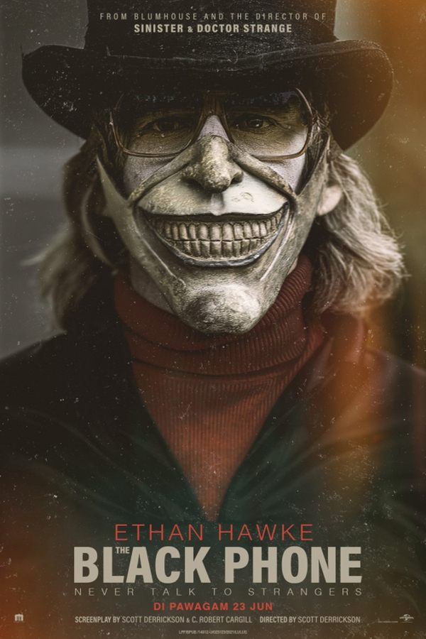 Finney Shaw, a shy but clever 13-year-old boy, is abducted by a sadistic killer and trapped in a soundproof basement where screaming is of little use. When a disconnected phone on the wall begins to ring, Finney discovers that he can hear the voices of the killer’s previous victims. And they are dead set on making sure that what happened to them doesn’t happen to Finney.