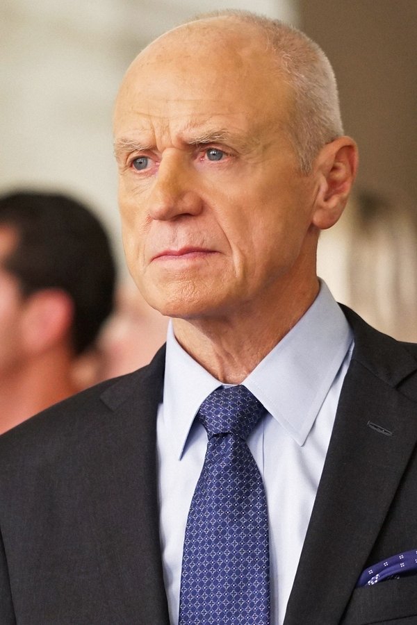 Dynasty – S02E03 – Episodio 3