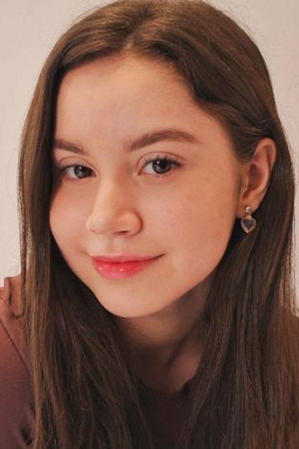 Marina Pinheiro's headshot