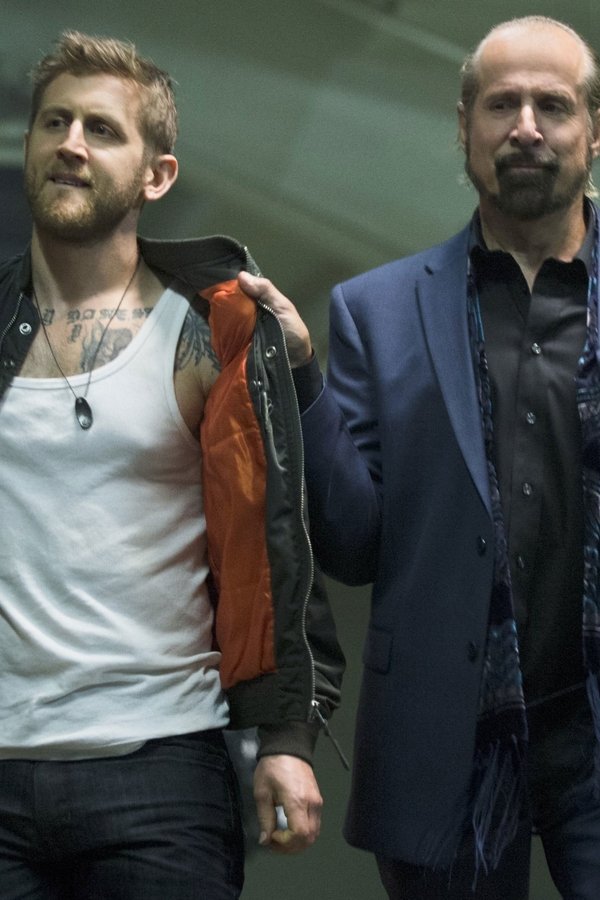 Arrow – S03E01 – Calma apparente