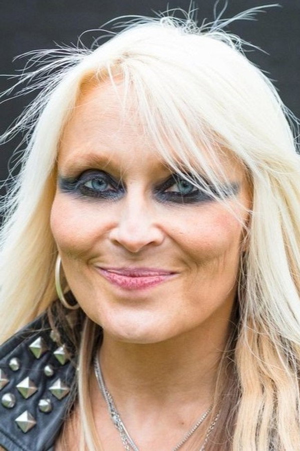 Doro Pesch's headshot