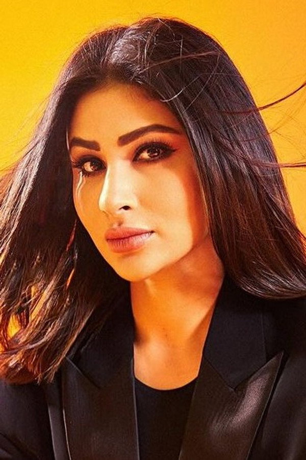 Mouni Roy's headshot