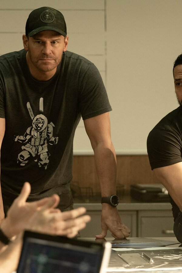 SEAL Team – S07E03 – Navi nella notte