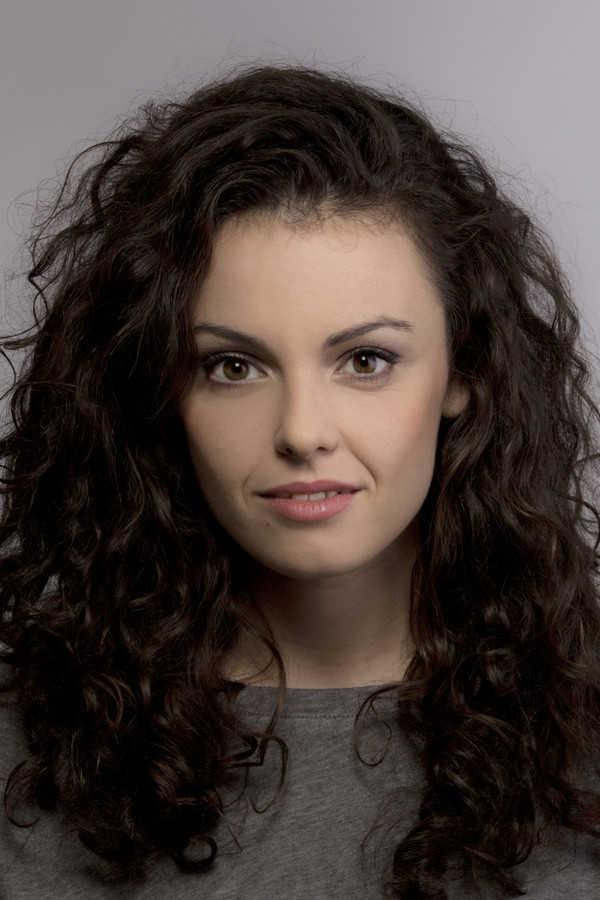 Simona Halacheva's headshot