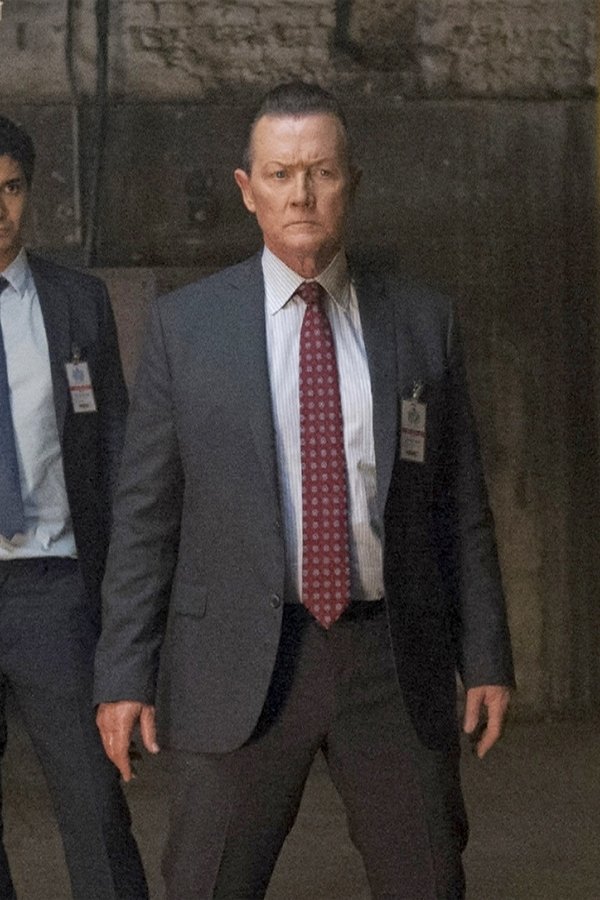 Scorpion – S02E09 – Per Denaro e per Potere