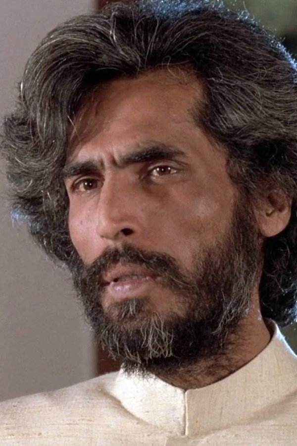 Yaseen Khan's headshot