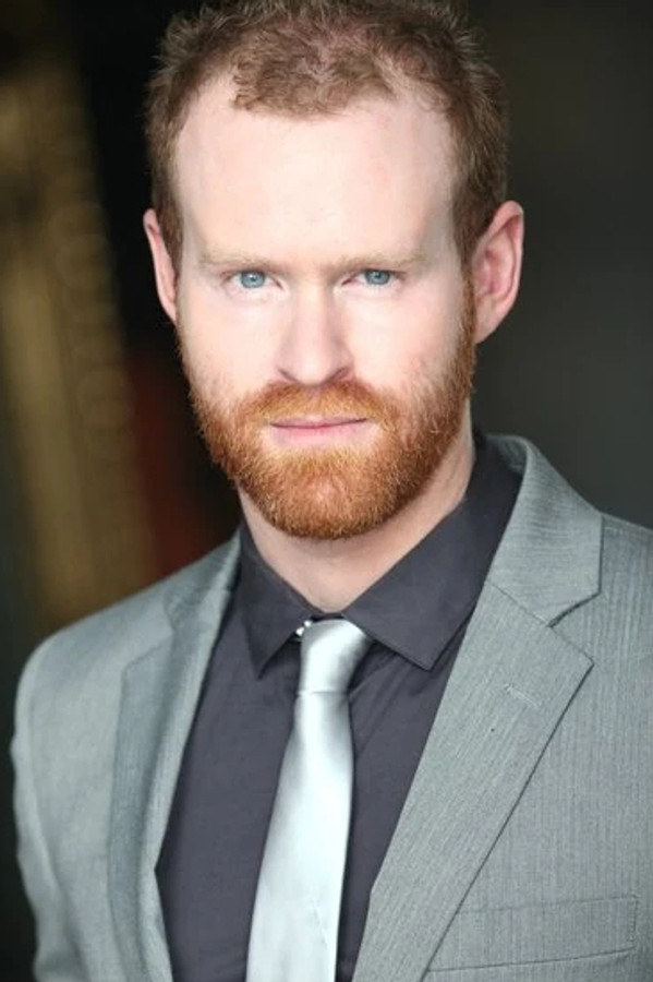 Simon Hill's headshot