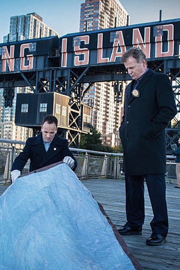 Elementary – S03E10 – L’erba del vicino