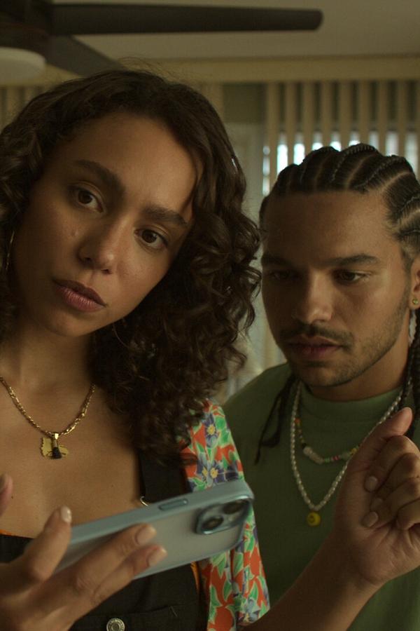 Neon – S01E01 – Episodio 1