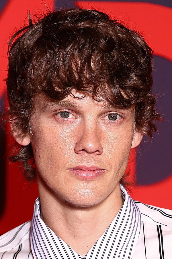 Hunter Doohan's headshot