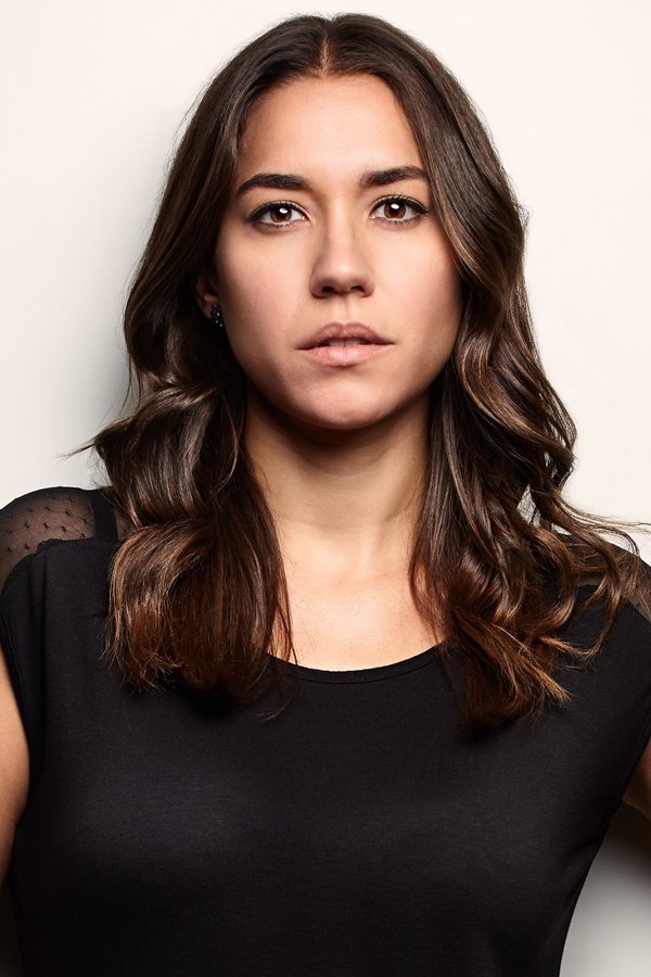 Elena Martínez's headshot