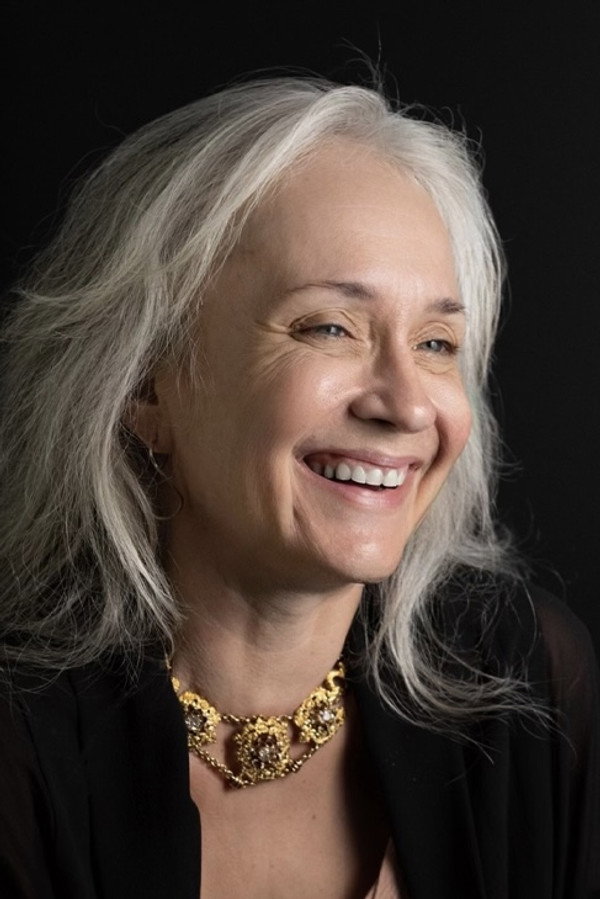 Anne Bobby's headshot