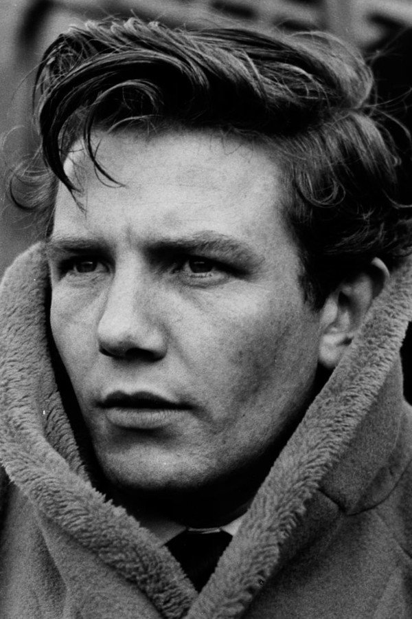Albert Finney's headshot