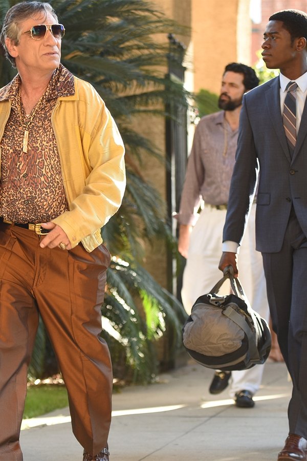 Snowfall – S03E03 – Vendita all’ingrosso