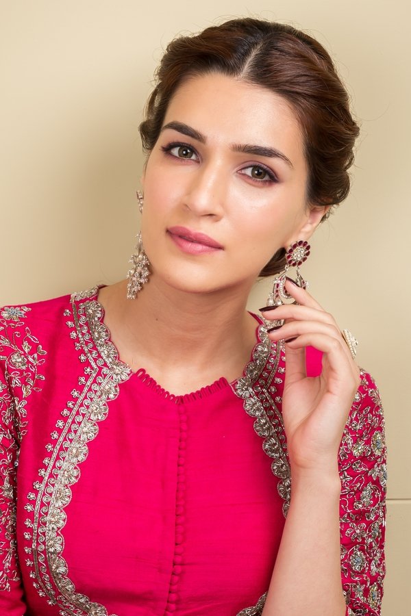 Kriti Sanon's headshot