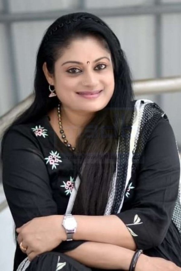 Asha Nair's headshot