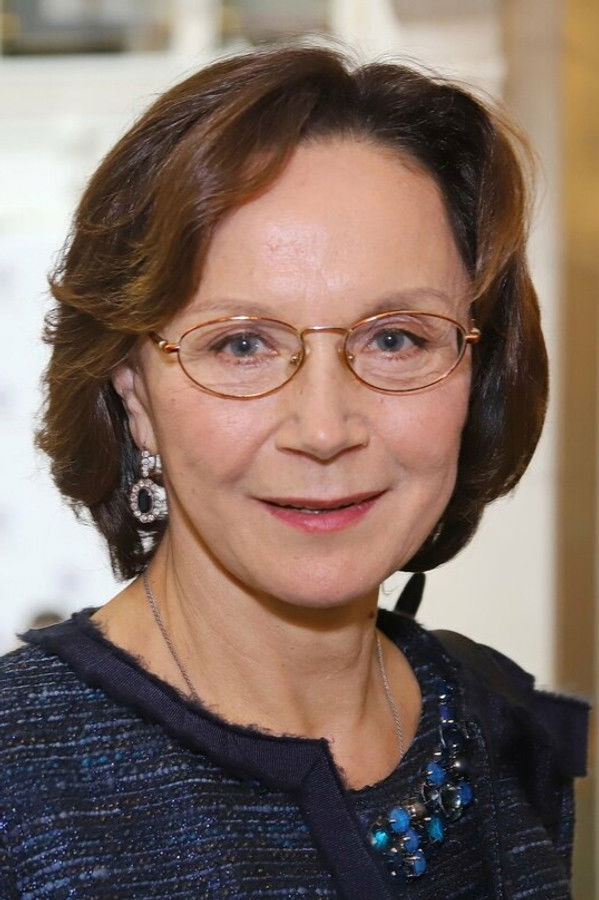 Irina Kupchenko's headshot