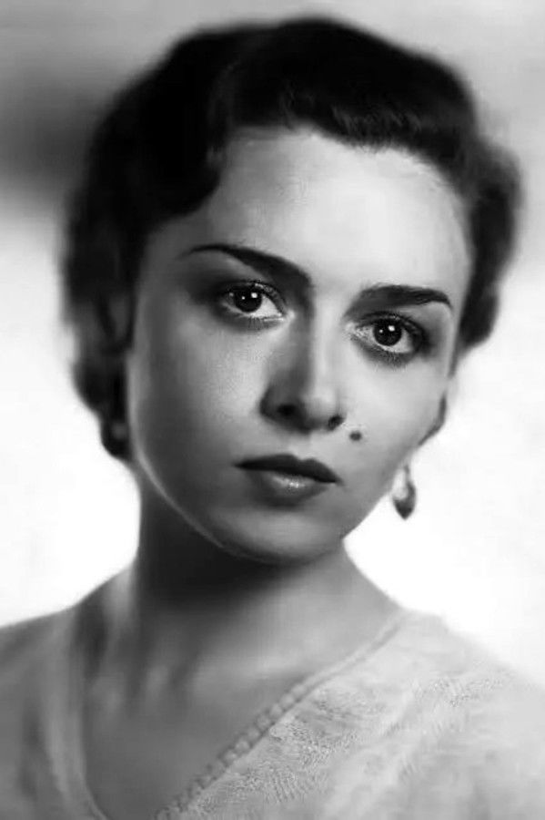 Leni Stengel's headshot