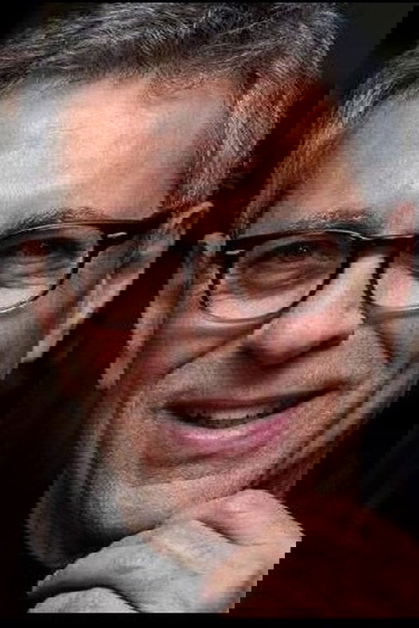 Geoff MacCormak's headshot