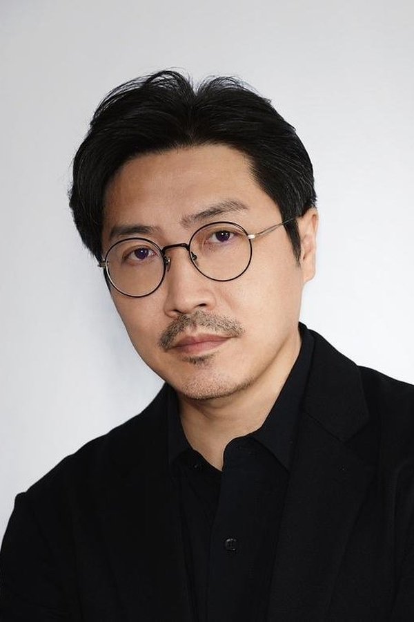 Liu Qiang's headshot
